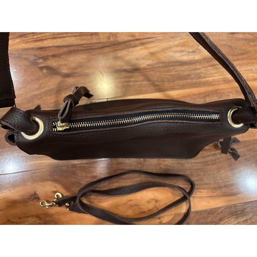 Oliveve brown pebbled soft leather hand bag shoulder bag. Flap front, extra stra - Picture 12 of 12